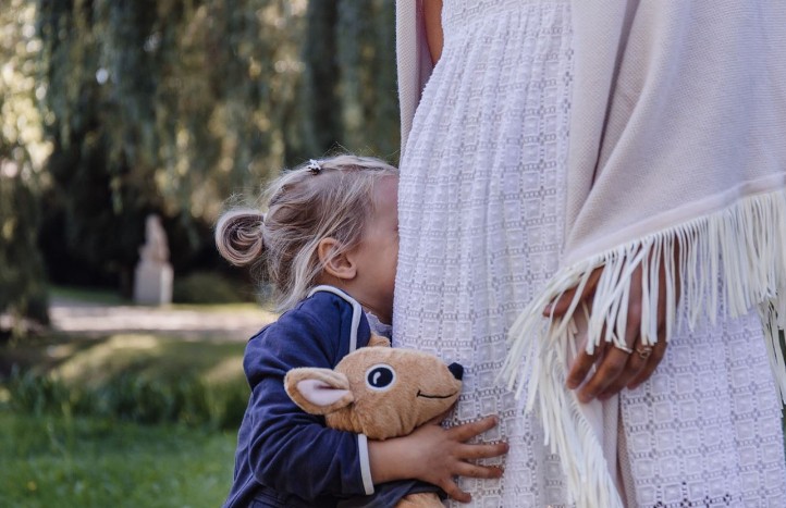 Traumdeutung des Versteckens – 37 Bedeutungen und Interpretationen