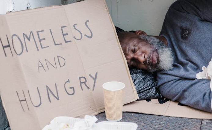 Traumdeutung der Obdachlosigkeit – 26 Bedeutungen und Interpretationen