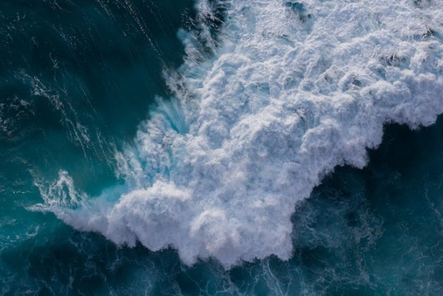 Traumdeutung eines Tsunamis – 17 Bedeutungen und Interpretationen